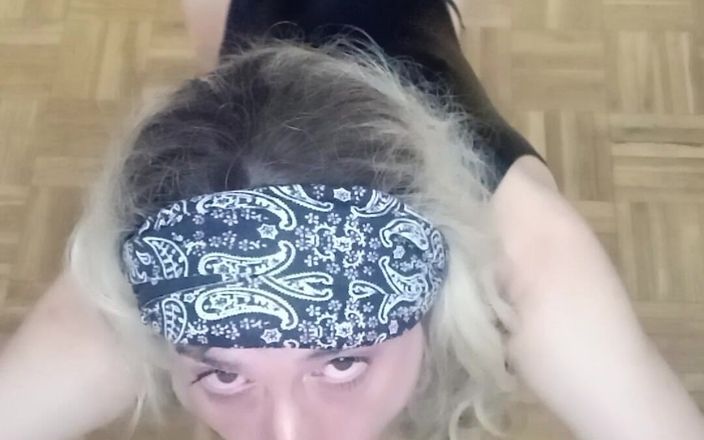 Penelopene27: Crossdresser Deeptroath