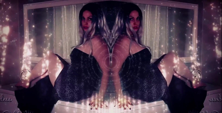 Goddess Misha Goldy: Vím, že někteří z vás patetických malých zadků milují slyšet, jak...