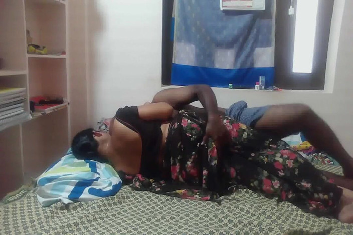 Sexy sindu: インドのカップル官能的なロマンチックな性別にサリー