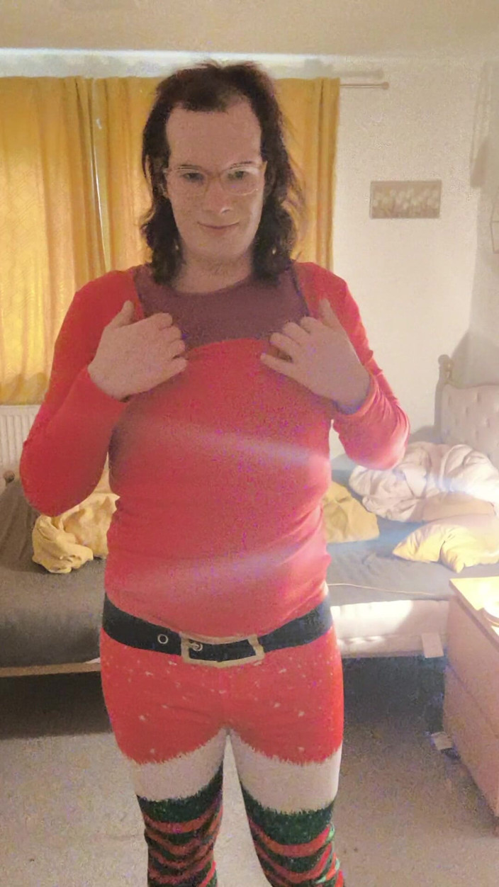 JanineLang: Санта-Клаус раздевается для тебя