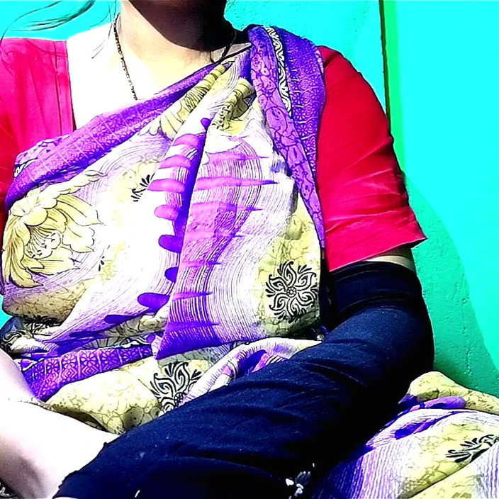 Neha_Noonu: Exotic Desi Saree Tease - Sensual Blouse Boob Pressing (part 1) HD