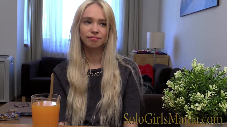 Solo girls mania: Genç kız arteya röportajı