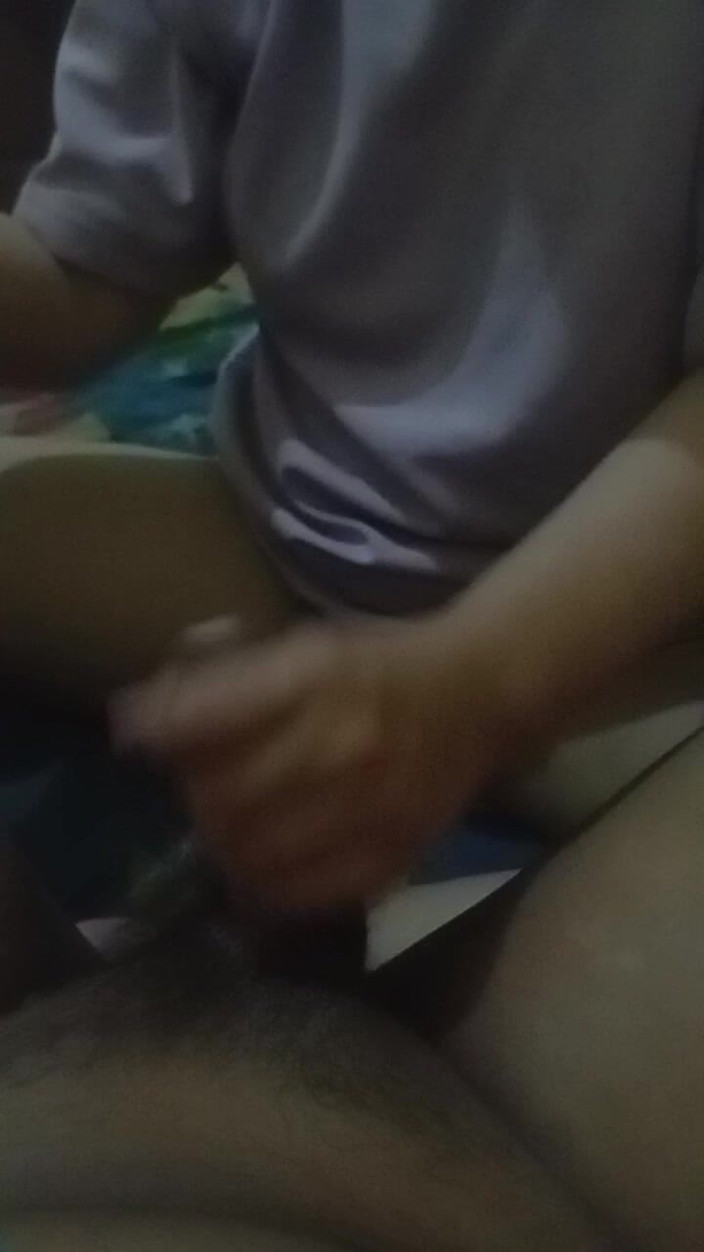 Angelina Pop: नवीनतम लंड मालिश, नई नौकरानी के बड़े स्तन और संकीर्ण चूत है