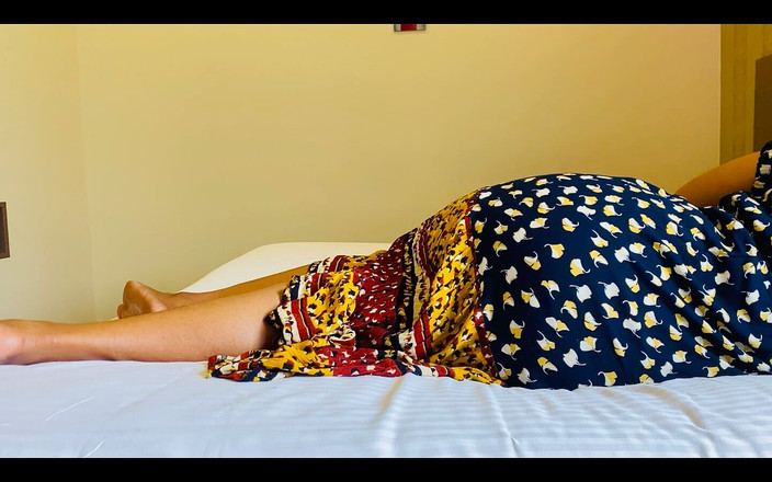 Mallu_Malappuram: Lady svádí a šuká mallu tetičku z Malappuram v hotelovém pokoji...