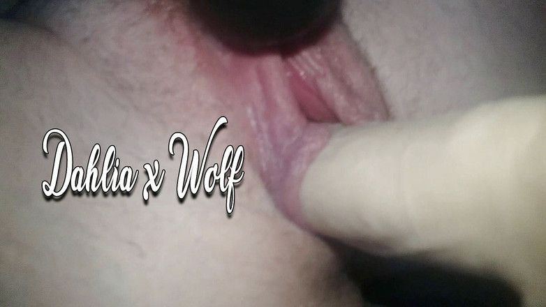 Dahlia Wolf: Âm vật lớn banh âm hộ