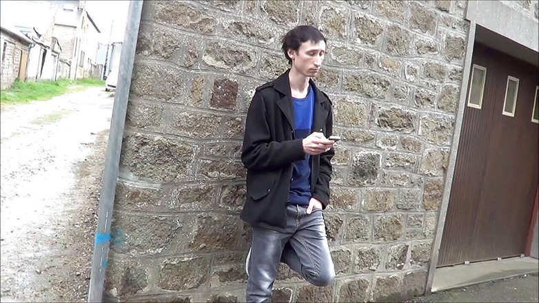 French Twinks Amator videos: Femiante twink відтрахана його другом на виставці