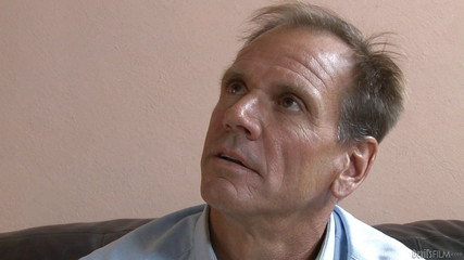 Devils TGirls: DevilsTGirls - Transsexuální chůva: Khloe Hart