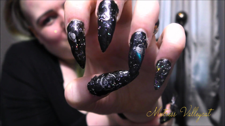 Mxtress Valleycat: Sci-Fi nails tease