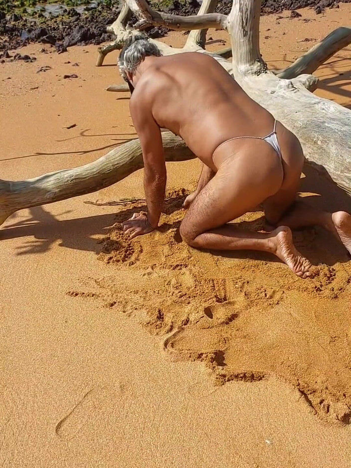 Ladysilvas: Ladysilva, mon gros cul sur la plage