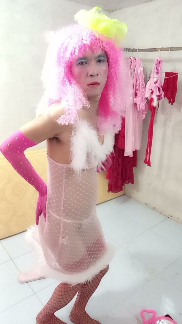 nguyen dang thien tri: Oanh Le Transgender vestindo roupas sensuais se masturbando no estilo...