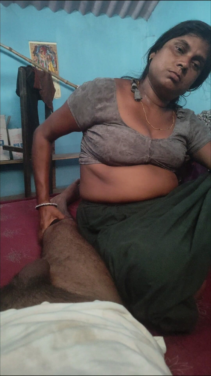 Hot Sanskari Bhabhi: Fuck My Girlfriend