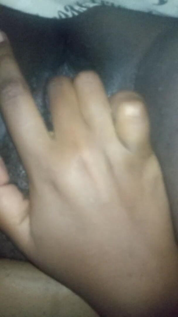 Sexy thando: Playing with my wet pussy