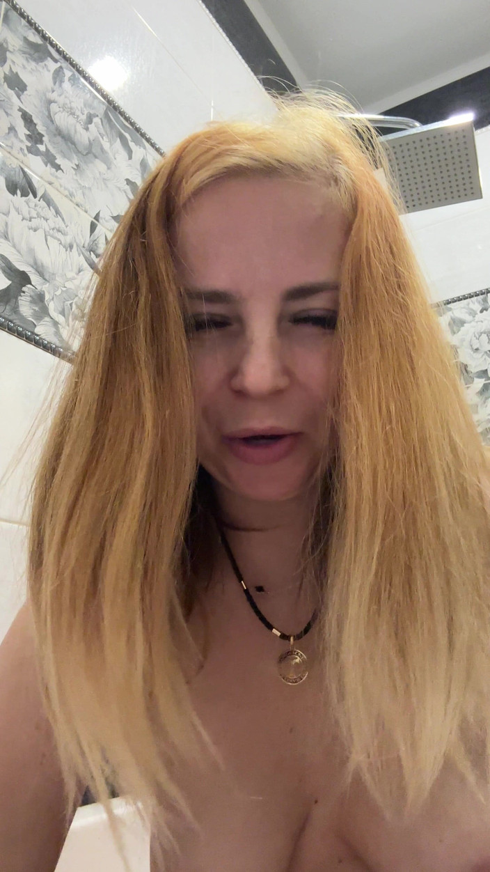 LarisaCum: Máte rádi čištění kundičky s přírodními šťávami? Mám!