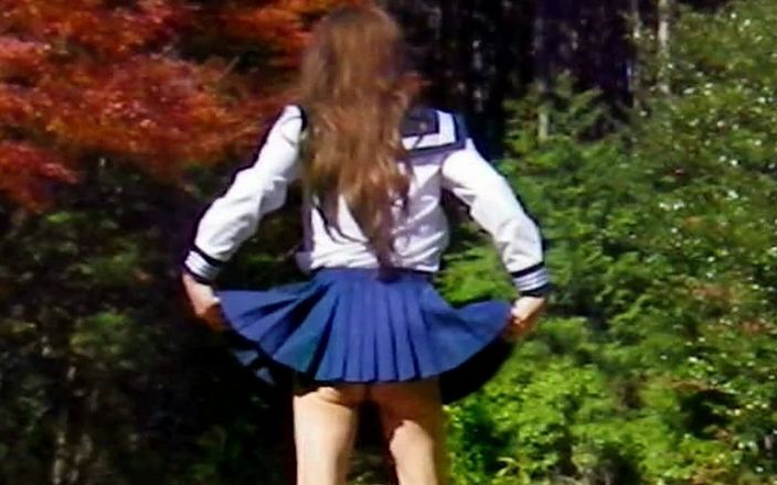 Pai-chan: Cewek rambut panjang pai-chan dengan rok mini adalah joshi-kousei