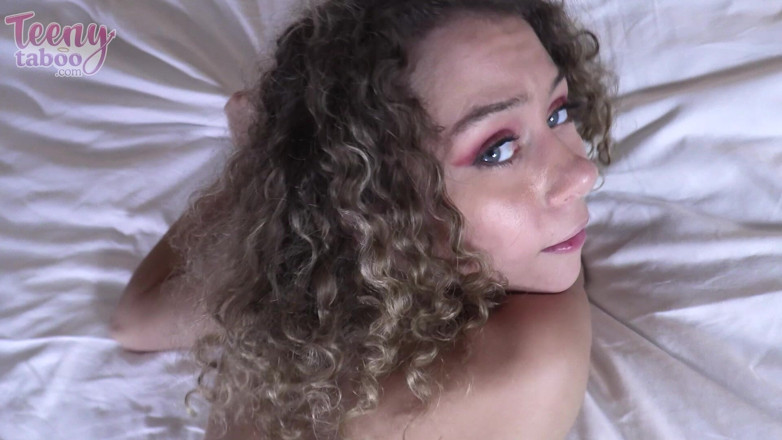 Teenytaboo: Styvdotter Allie ger det till styvfar