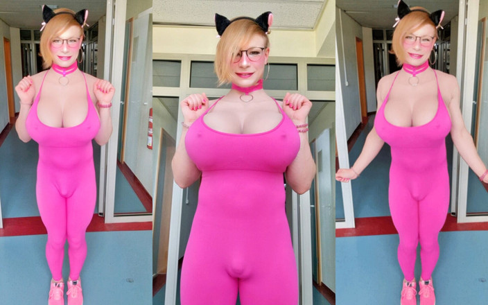 Sissy Adventures: Цицькаста бімбо фембойка сіссі Кітті