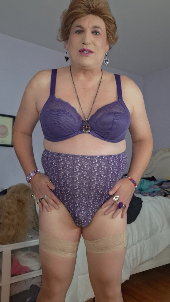 Victoria Lecherri: Aku sangat basah sekarang!