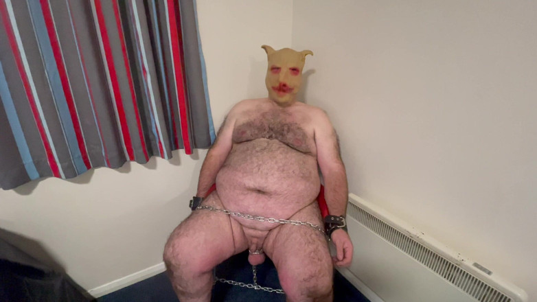 Aaexperiencesltd: Domina se afeita el coño mientras piggy mira