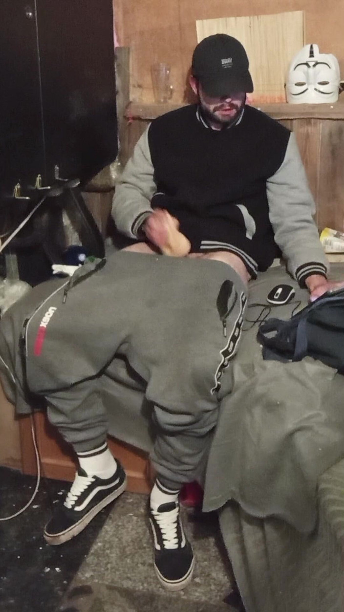 jerkofflover: merangkap di tempat saya pergi melancap dan ditambah lagi sebelum...