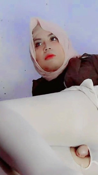 Indonesische Sissy Hijab, anale jungfräulichkeit verloren