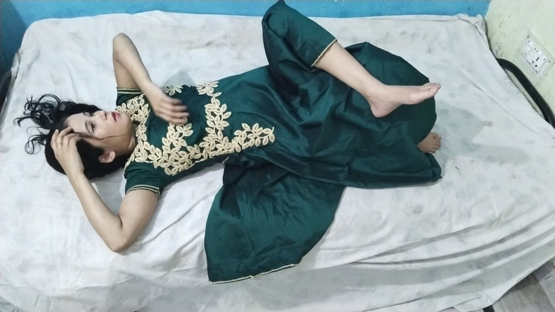 Indian Muslim Couple: เมีย Desi สาวอ้วนผิวสีแทนอารมณ์ตอนเช้าเธอต้านทานเขาไม่ได้