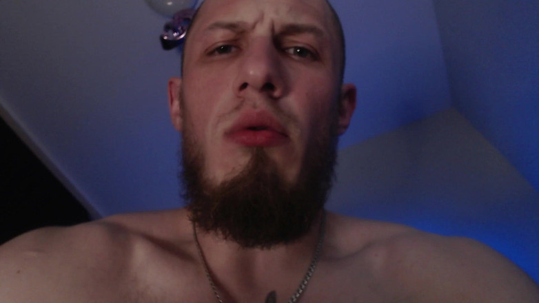 Hunky time: Chủ nhân sử dụng bạn như những con lợn bẩn...