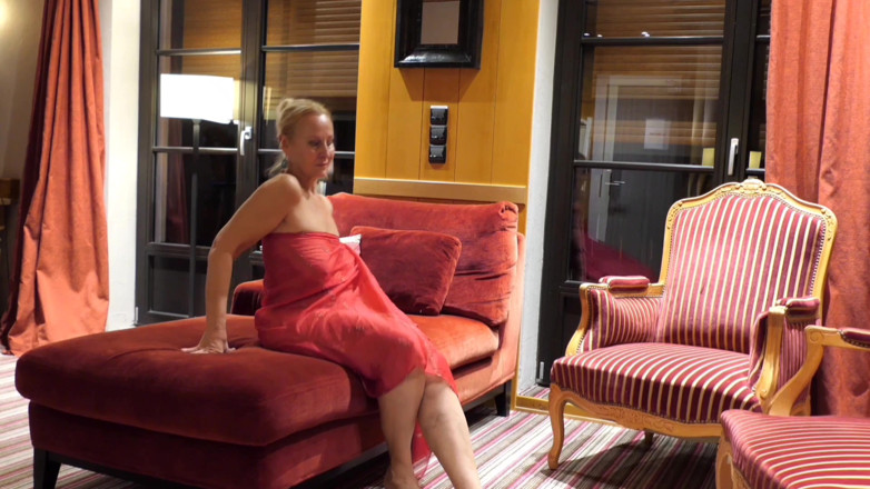 Selena701: Blonde Mature Wife Enjoys Sex After Walk