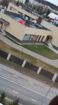 Îmi place foarte mult să mă masturbez și să ejaculez în timp ce mă uit pe fereastră
