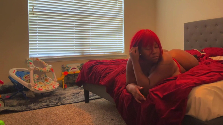 Exclusive Dirty Diana: बड़ी मोटी रसीली गांड के साथ छोटे लाल बाल