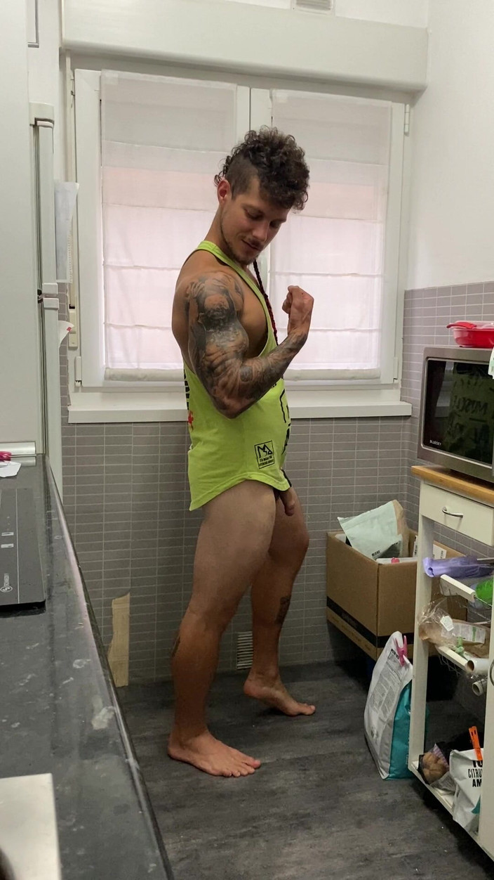 BoyGym: Seks berotot dan ngomong jorok