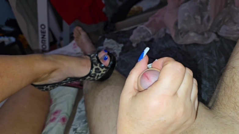 Anna Fire: Erstaunliche atemberaubende MILF, high heels und creampie