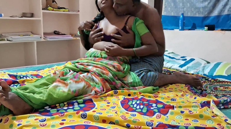 Desi palace: Desi Naughty Wife Saree Se
