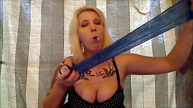 Selfgags classic: Ağzı tıkalı sarışın!