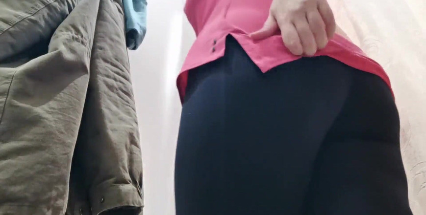 Nicoletta Embassi: Nicoletta pratar smutsigt mot dig och visar dig sin perfekta...