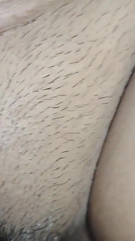 Very Cute Close up of Budgie's Pussy-don't Miss Guys