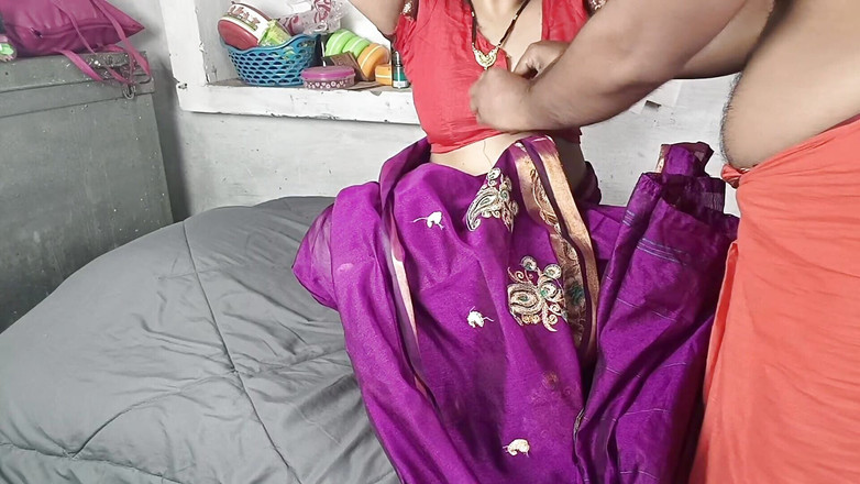 Pyaripooja22: Tetangga meniduri bhabhi muda seperti jalang dan bertanya padanya apakah...