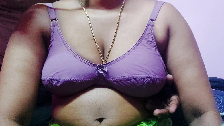 Desi Mohini: Une belle-tatie desi baise avec le demi-frère de son mari