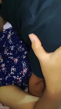 Pizda umedă a fetei indoneziene