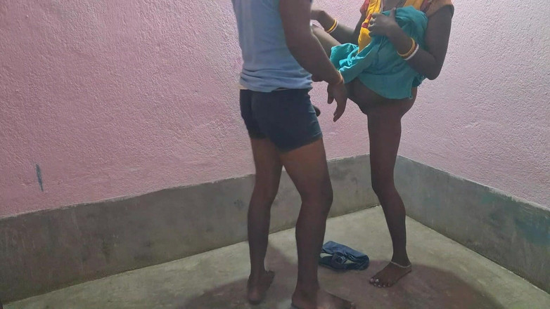 Trilokinath: Hintli evde hasband ve evli kadın seks ilişkisi