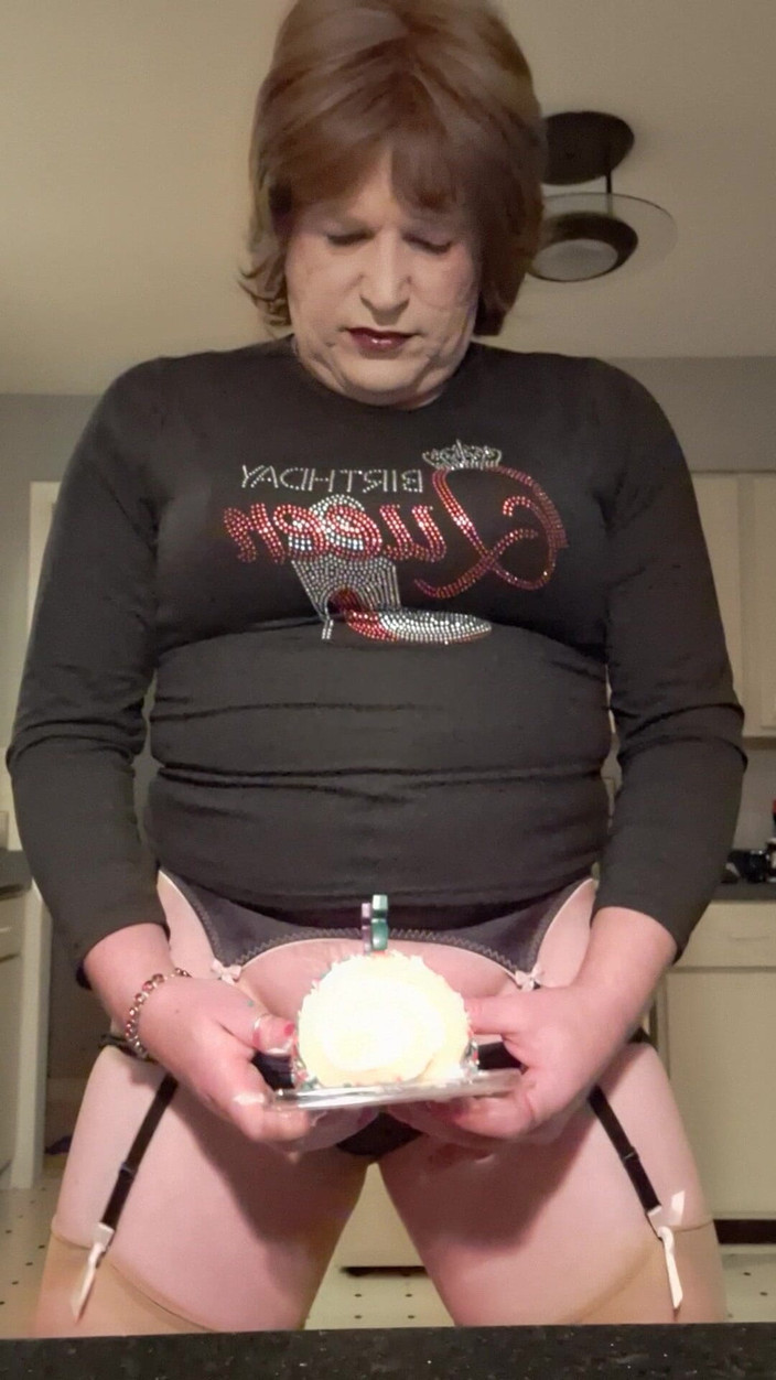 Victoria Lecherri: 생일 케이크를 위한 시간!