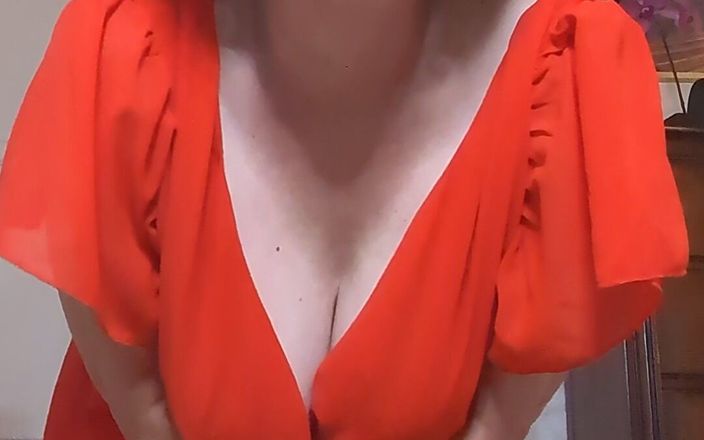 BustyBrendaxx: Pelacur dewasa seksi dengan gaun merah