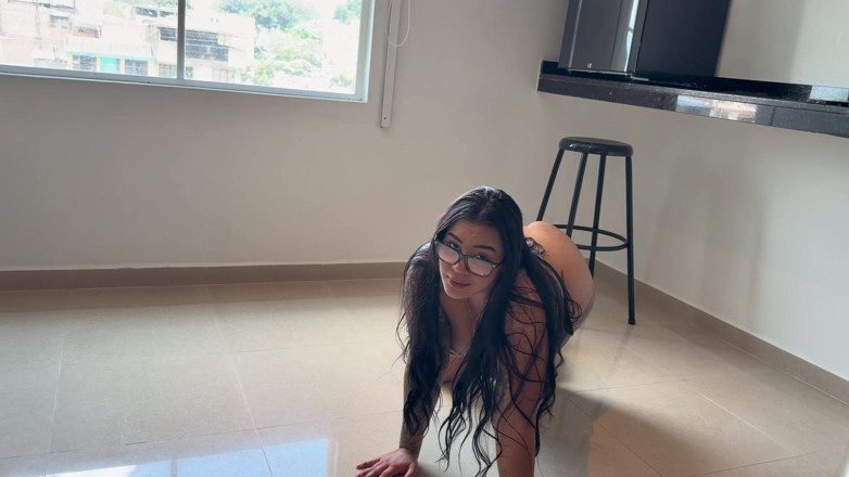 AlejandraGarciax: 큰 엉덩이 선생님이 엉덩이를 보여주다
