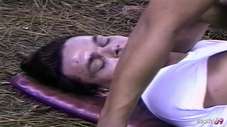 Shemale TS Collection: Хлопець таємно зустрічається з транс-жінкою і трахає її анально на відкритому повітрі