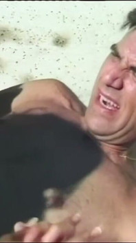 Ošklivá holka z Cocgo miluje obrovský penis (vintage zážitek XXX)