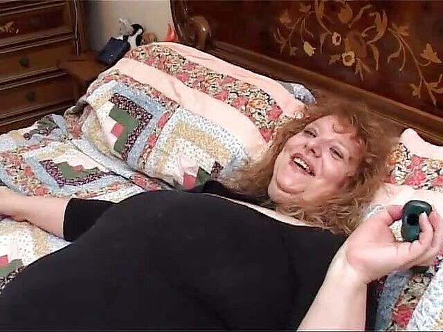 Real Home Made: 큰 보지 자위를 좋아하는 거유 이탈리아 주부...