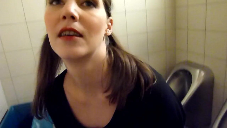 Viktoria Goo: Viktoria Goo - the Truckstop Piss Drinking Queen