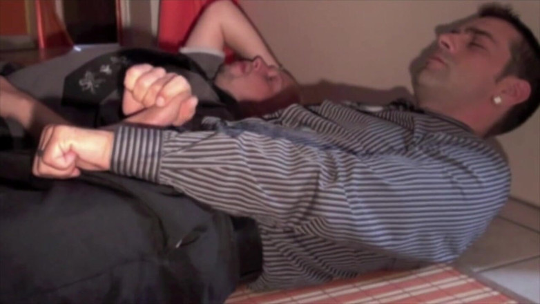 FRENCH AMATORS SEXTAPES: Due operai sexy si divertono in tuta e classe