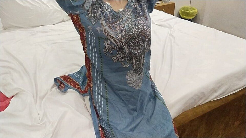 Silent Girl: Il fratellastro ne la sorellastra hoda