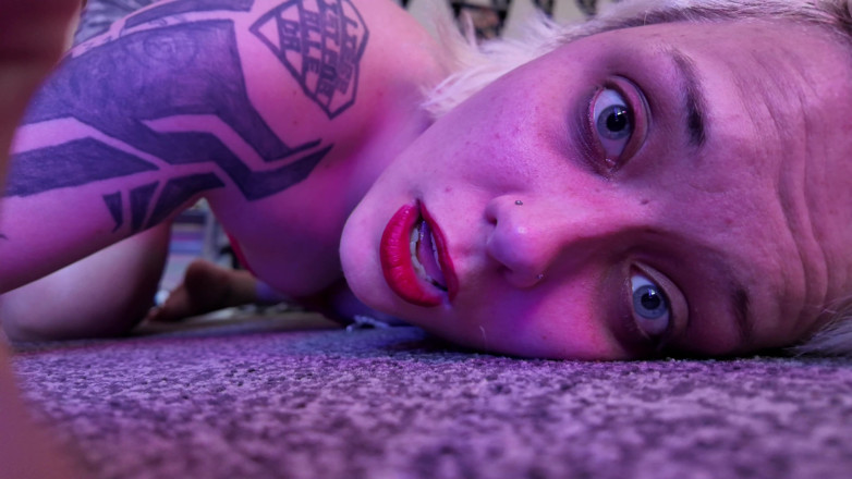 Glitterqueen1999: Minik adamı yutuyor - minik adam 
