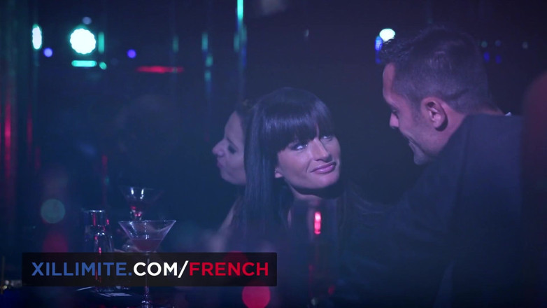 French girls at work: Ava Courcelles meets a man in the bathrooms